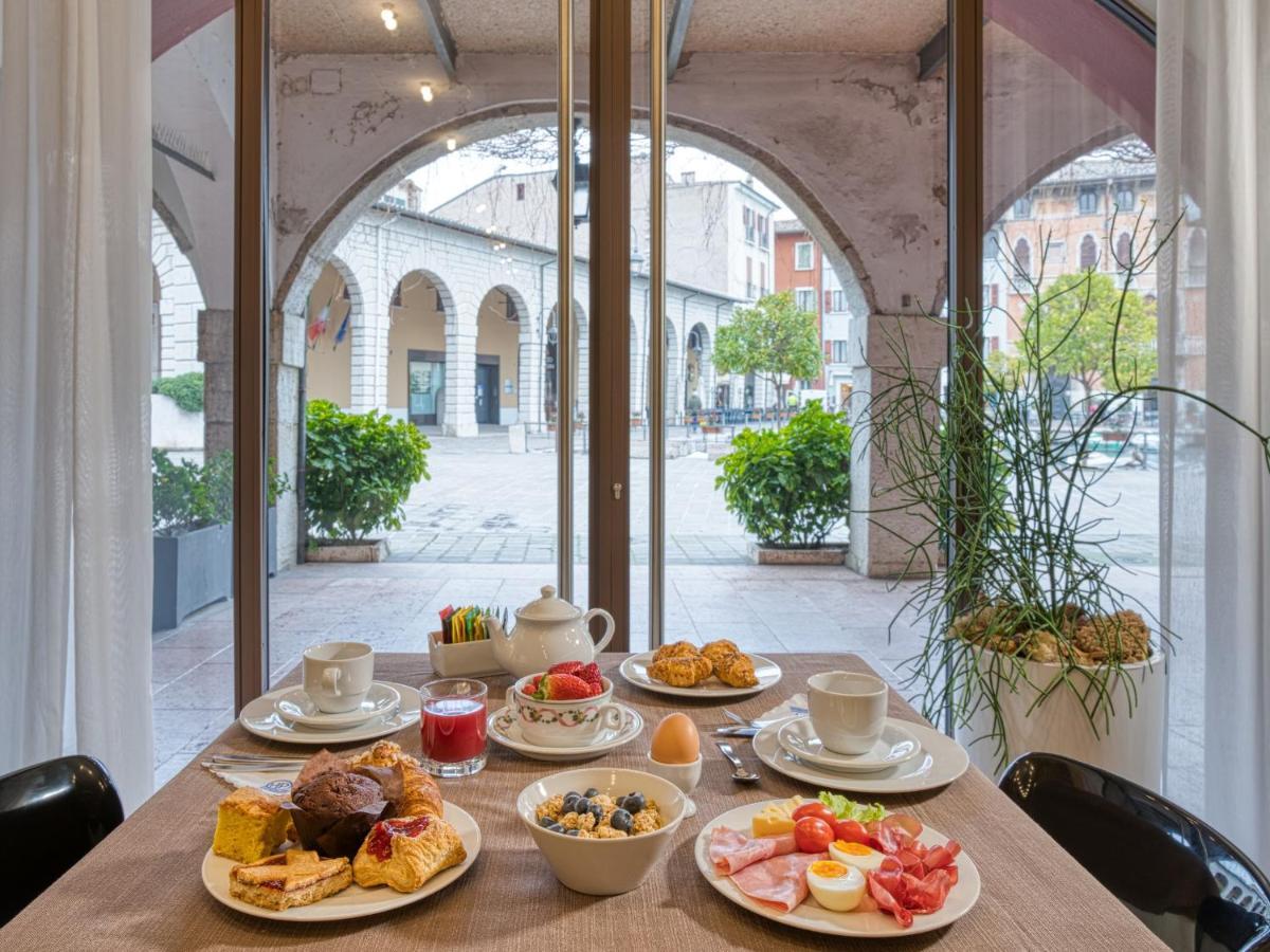 Hotel Piroscafo Desenzano del Garda Dış mekan fotoğraf