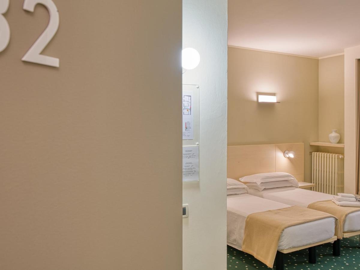 Hotel Piroscafo Desenzano del Garda Dış mekan fotoğraf